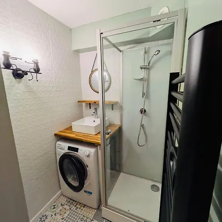 - Vue Sur Les Pistes - Centre Station Apartment *